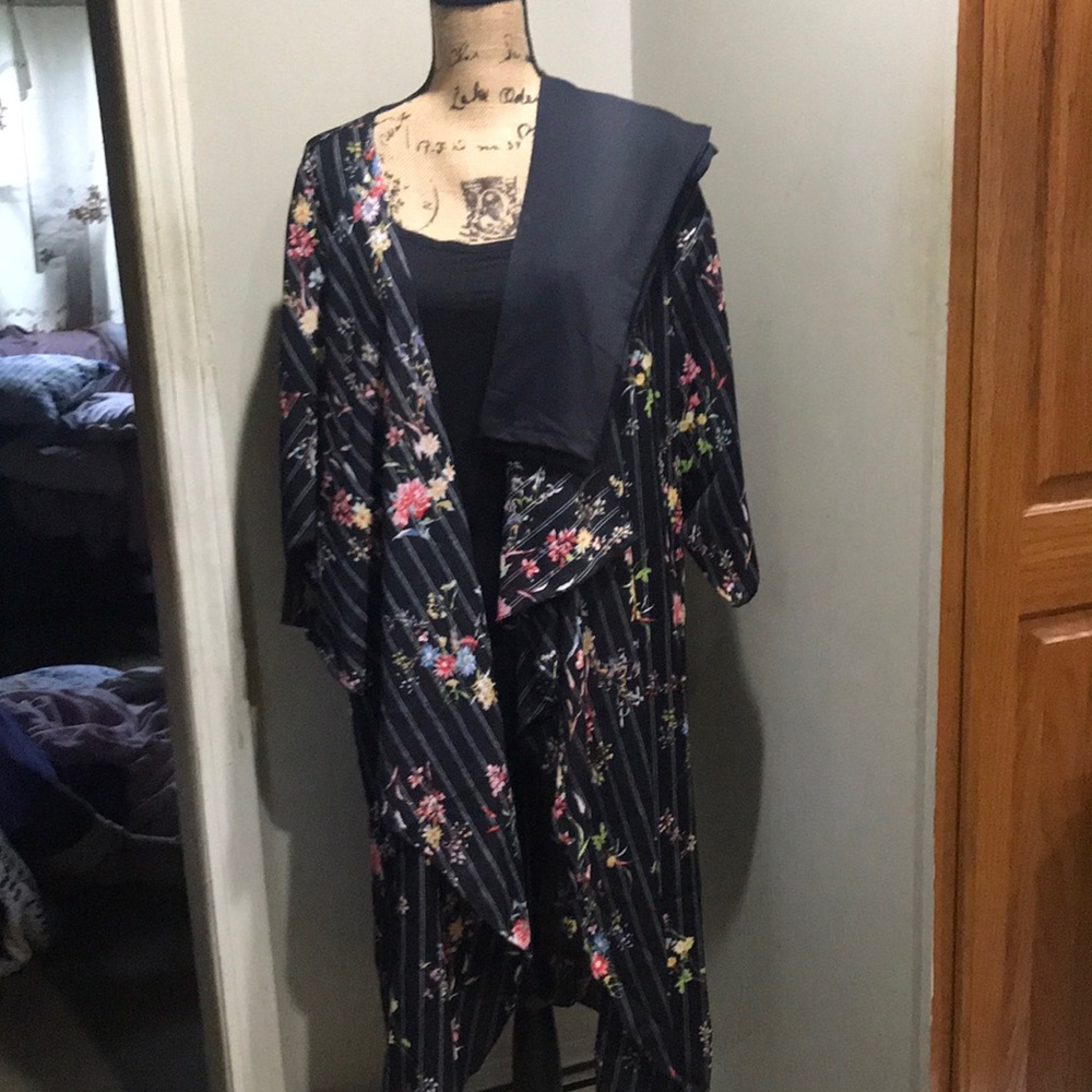 Lularoe Outfit with Black Leggings